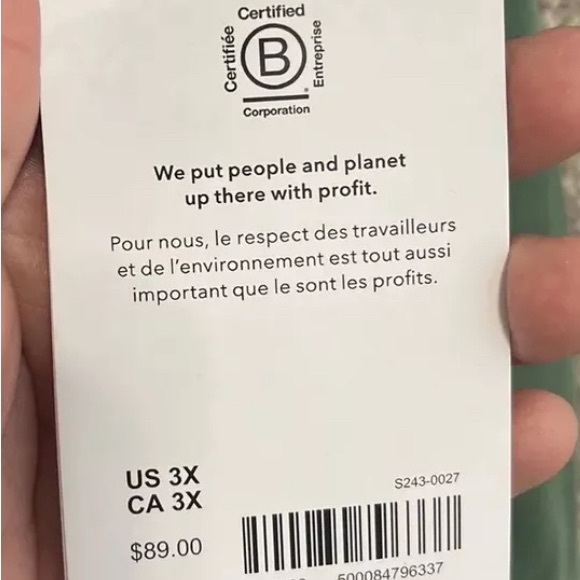 Athleta Sweatshirt Vineyard Green, similar to olive green!! - Picture 5 of 8